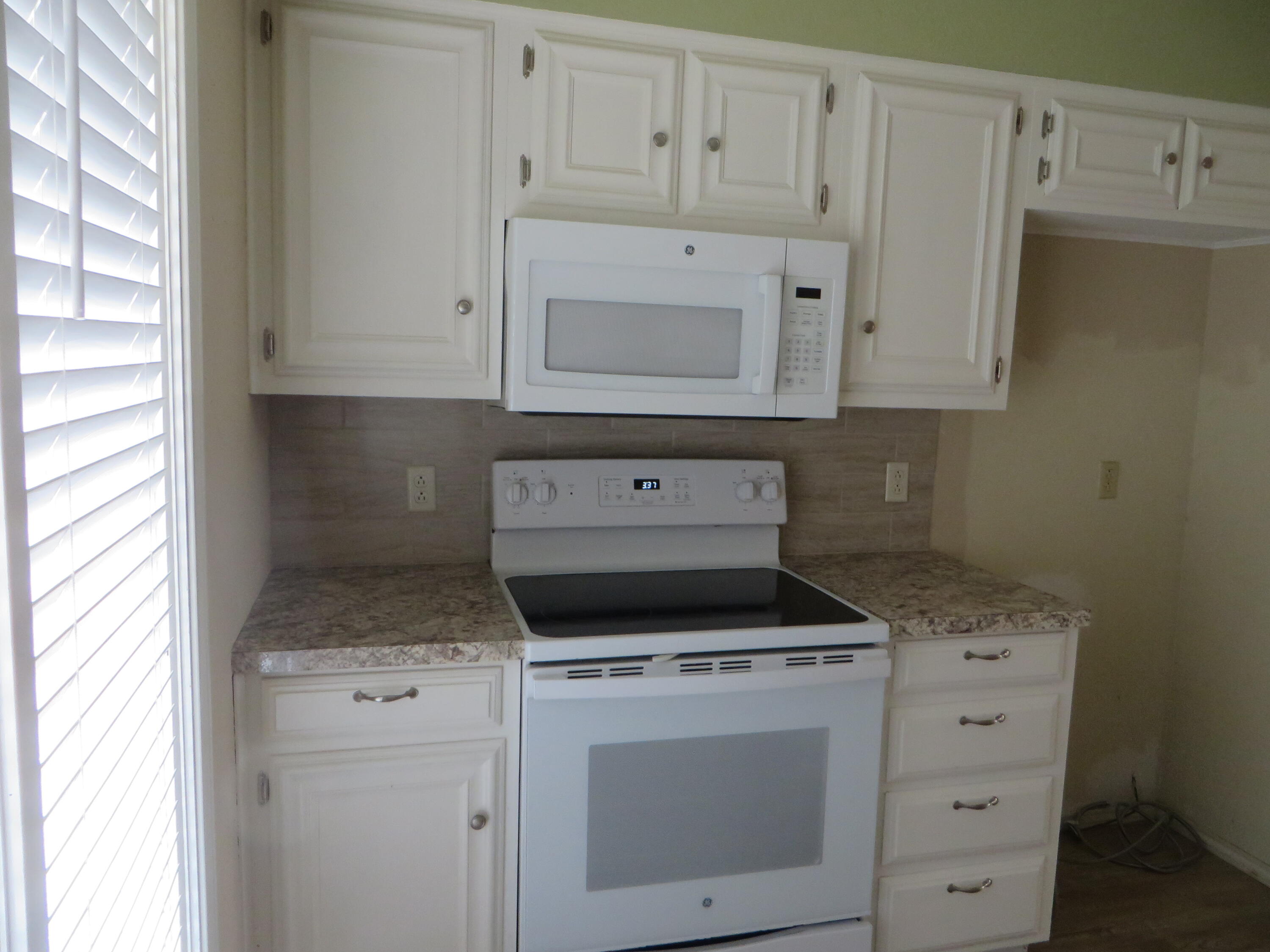 5703 38th Street Lubbock, TX 79407 - Photo 6 of 35 5703038TH 063