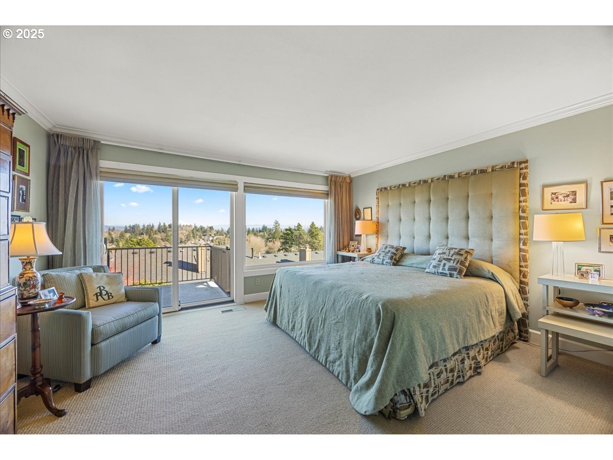 76 Condolea Way Lake Oswego, OR 97035 - Photo 20 of 48 Owner's Suite Bedroom