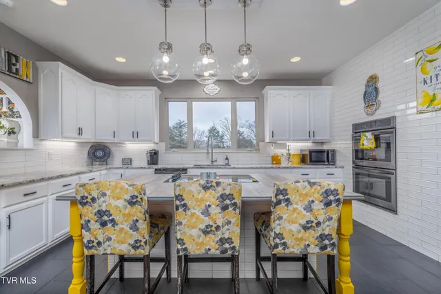 $899,900 | 2011 Mars Hill Road, Talbott, TN 37877