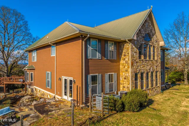 $894,900 | 2011 Mars Hill Road, Talbott, TN 37877