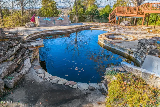 $894,900 | 2011 Mars Hill Road, Talbott, TN 37877