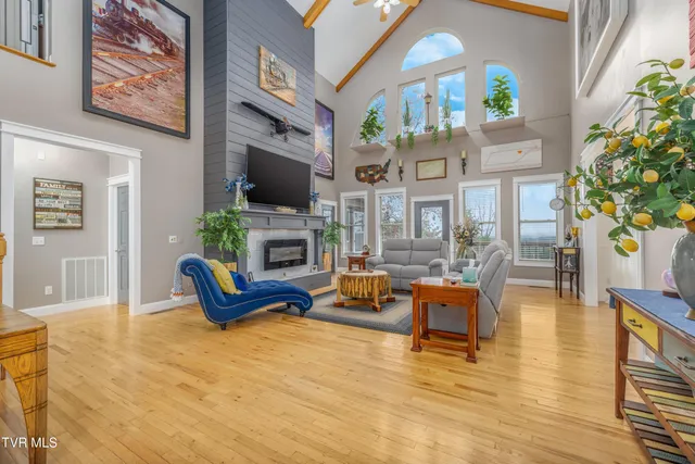 $899,900 | 2011 Mars Hill Road, Talbott, TN 37877