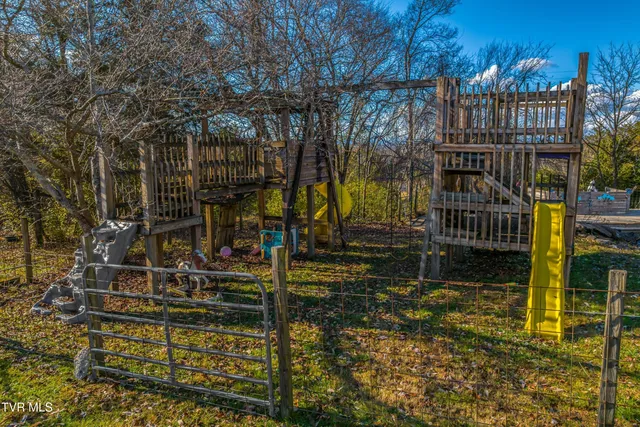 $899,900 | 2011 Mars Hill Road, Talbott, TN 37877