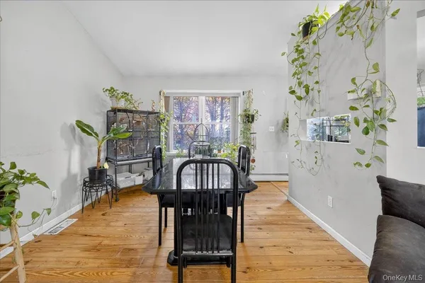a view of a livingroom with furniture