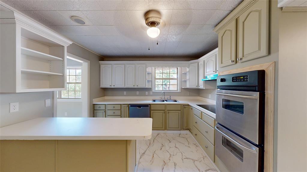 1105 South Ridgeway Drive Cleburne, TX 76033 - Photo 6 of 31 Gallery Image 6