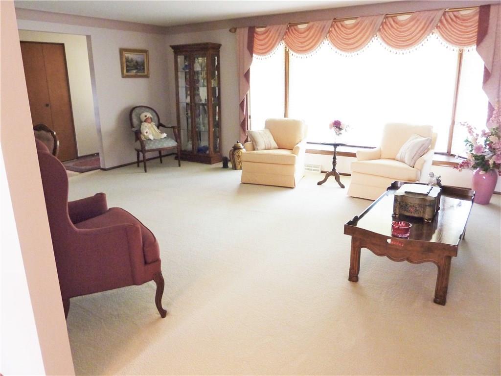2012 Red Coach Road Allison Park, PA 15101 - Photo 2 of 17 Large and Bright Living Room