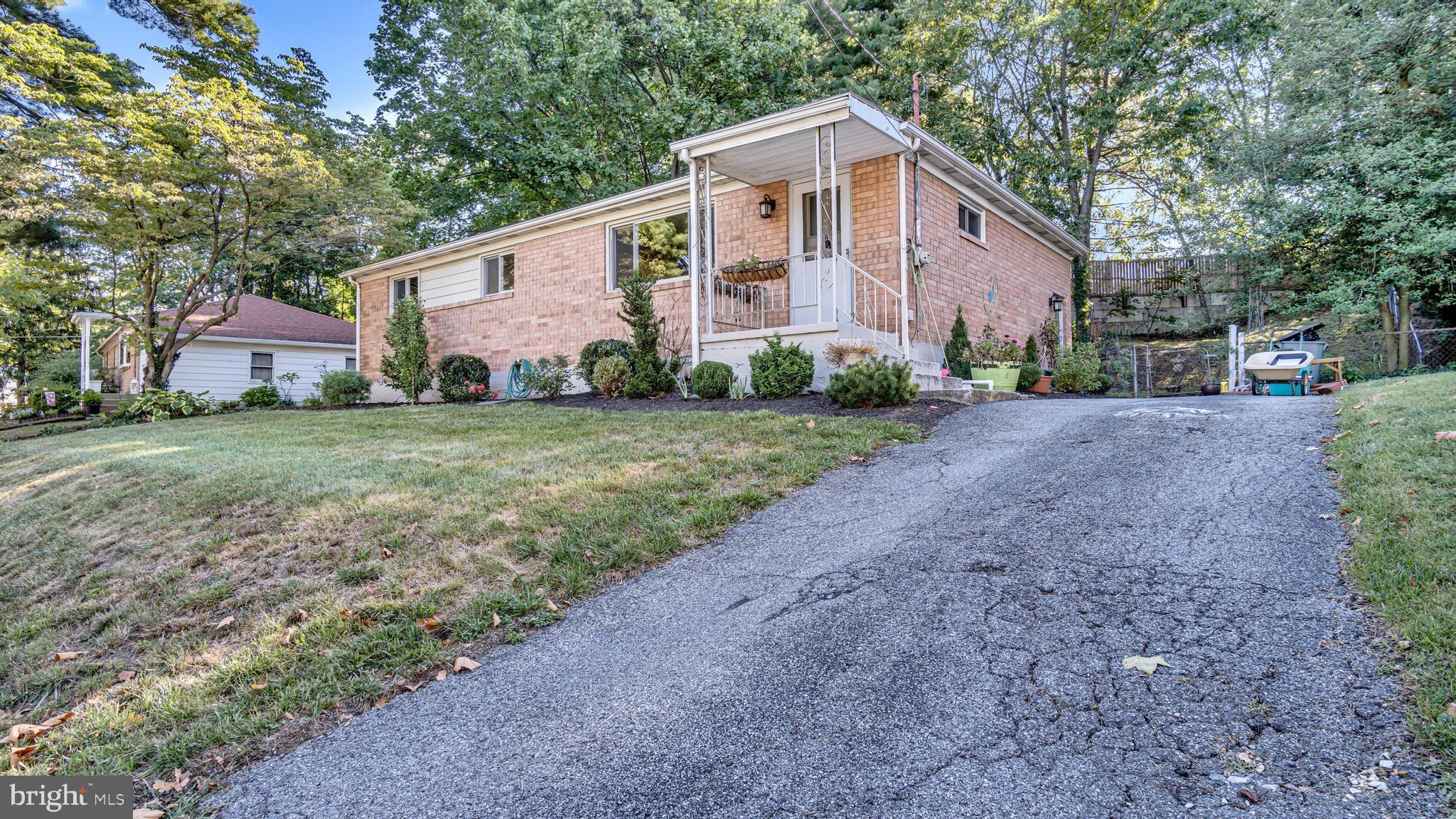 27 Stephen Road Camp Hill, PA 17011 - Photo 2 of 23 Gallery Image 2