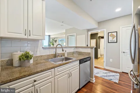 $519,000 | 555 Massachusetts Avenue Northwest, Unit 1419, Washington, DC 20001