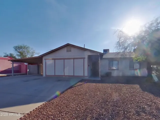 $1,829 | 13601 North 41st Street, Phoenix, AZ 85032