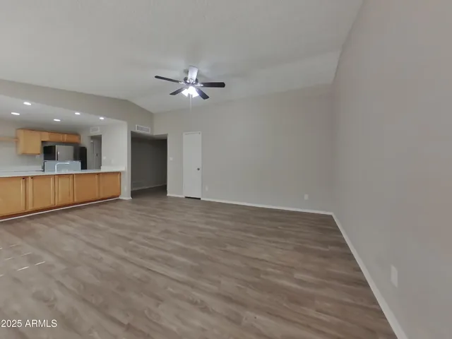 $1,829 | 13601 North 41st Street, Phoenix, AZ 85032