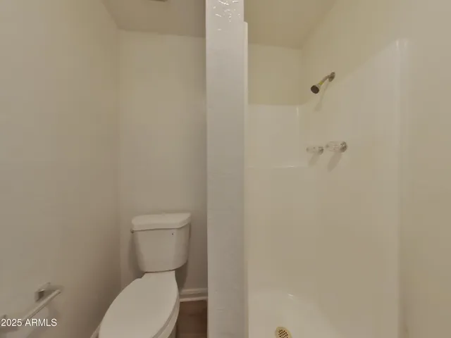 $1,829 | 13601 North 41st Street, Phoenix, AZ 85032