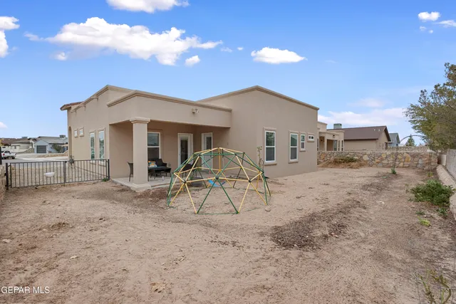 $280,000 | 5822 Willet Drive, Santa Teresa, NM 88008