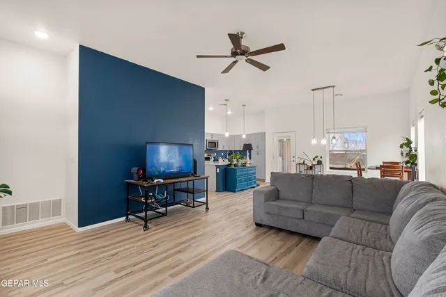 $280,000 | 5822 Willet Drive, Santa Teresa, NM 88008