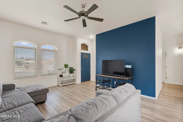 $280,000 | 5822 Willet Drive, Santa Teresa, NM 88008