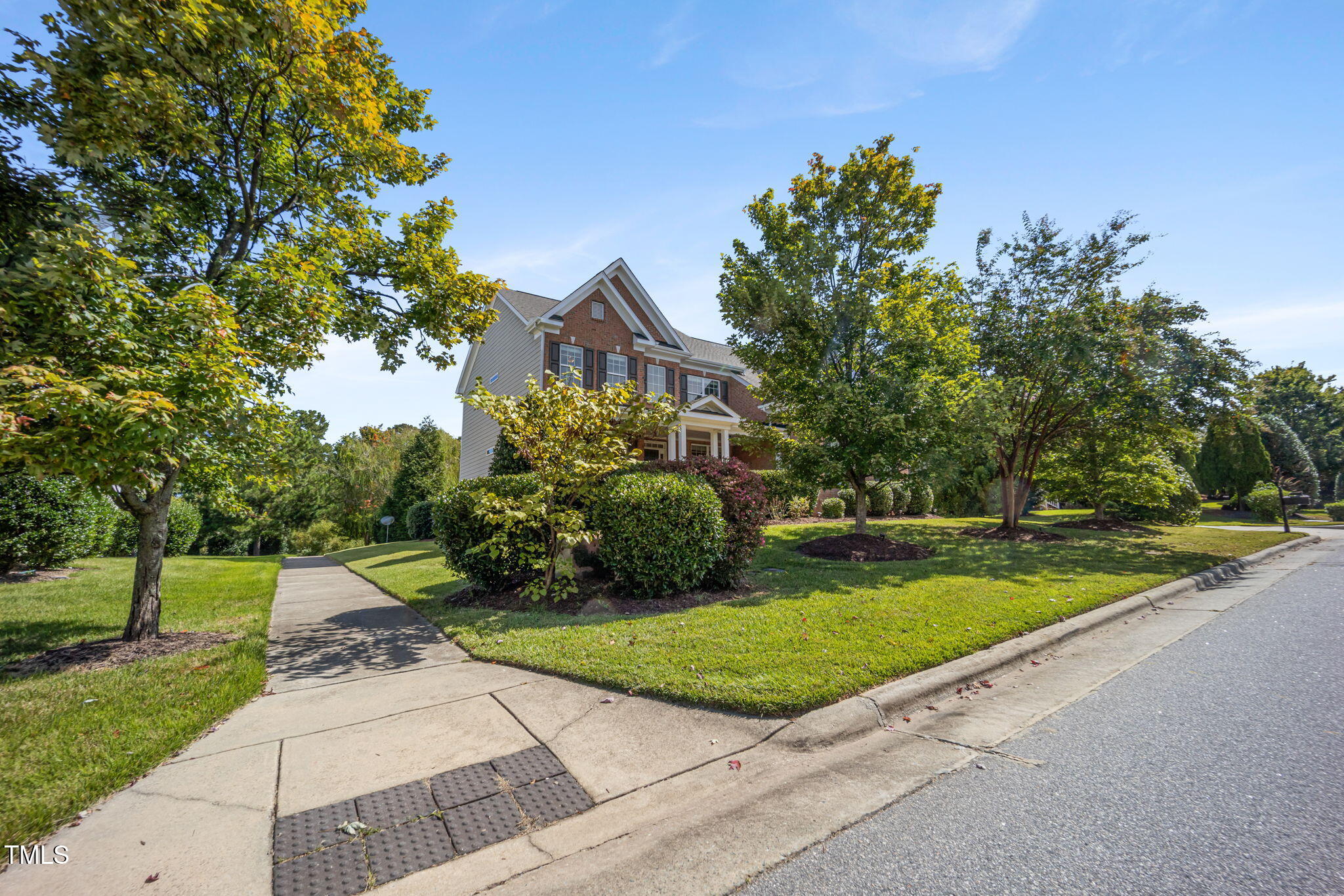 600 Ivyshaw Road Cary, NC 27519 - Photo 39 of 49 2-web-or-mls-484A5009