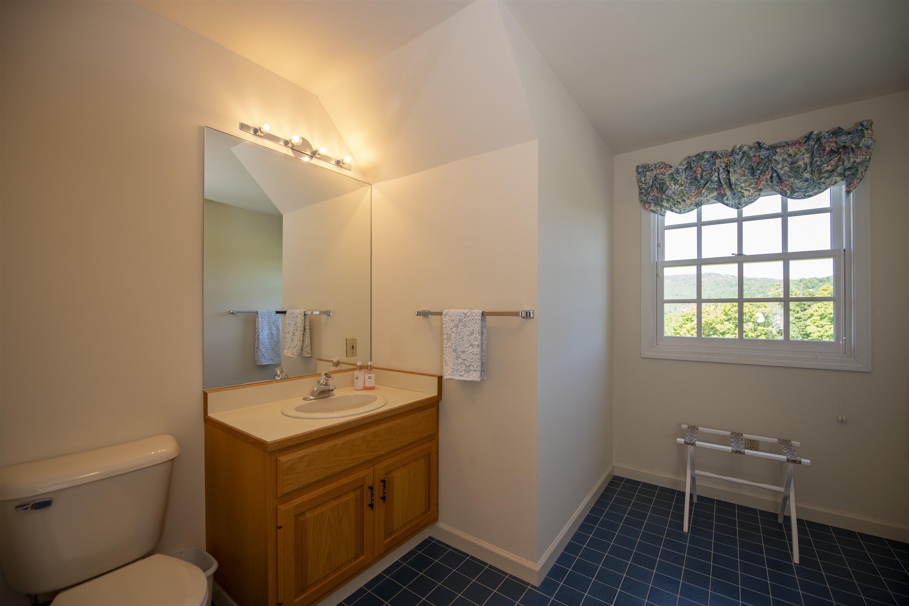 793 Hillside Road Hartford, VT 05059 - Photo 23 of 43 Gallery Image 23