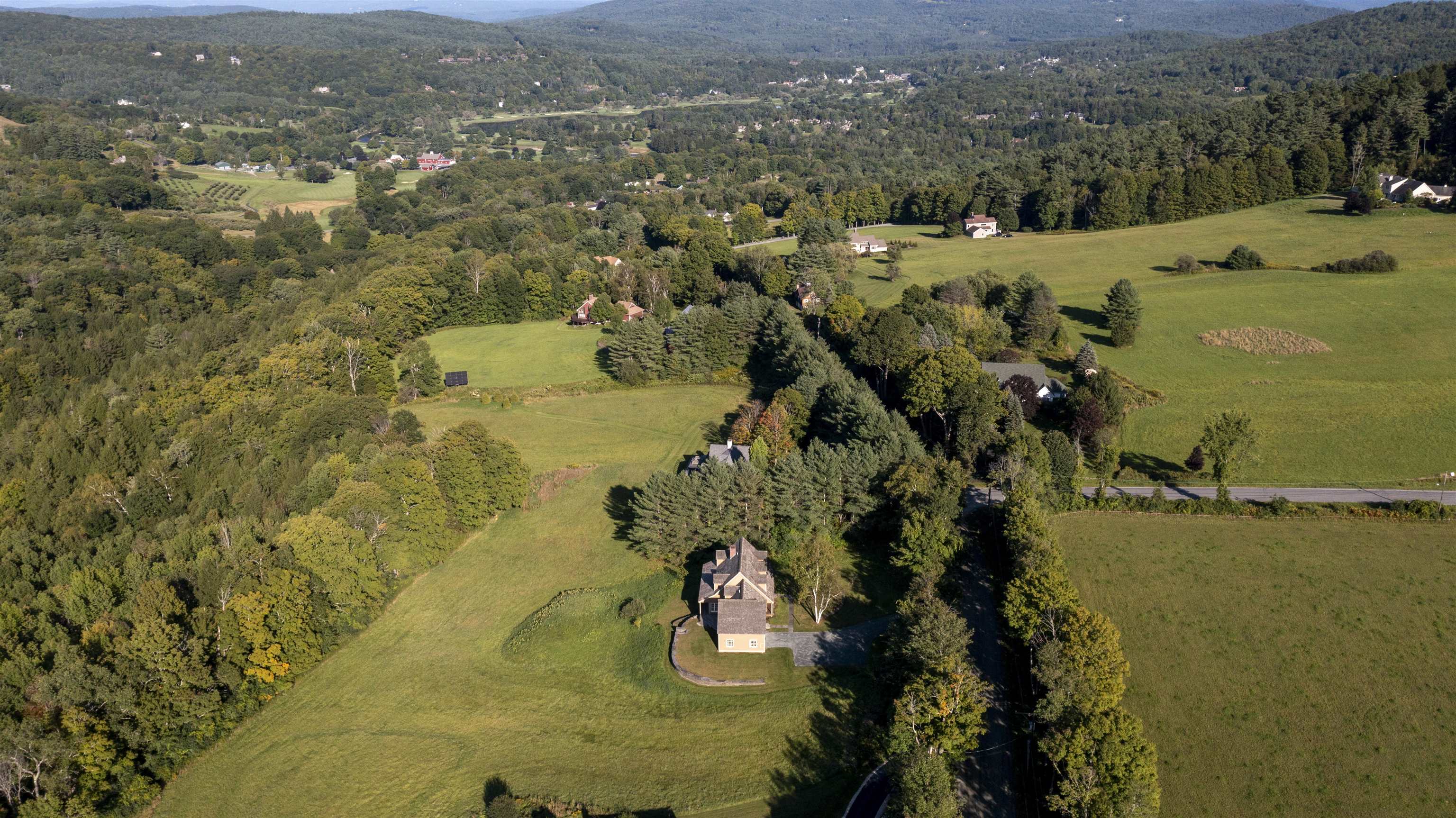 793 Hillside Road Hartford, VT 05059 - Photo 34 of 43 Gallery Image 34