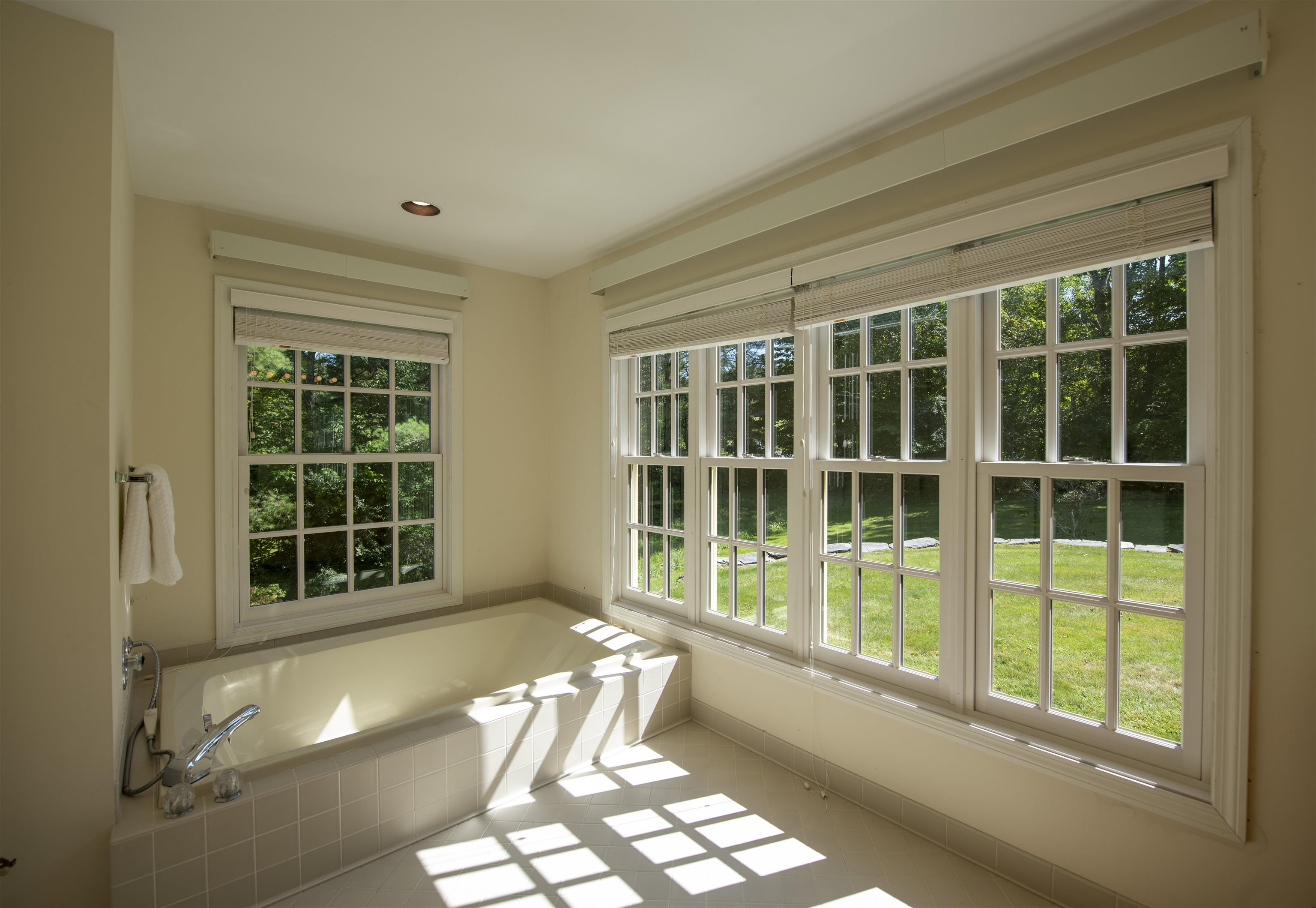 793 Hillside Road Hartford, VT 05059 - Photo 9 of 43 Gallery Image 9