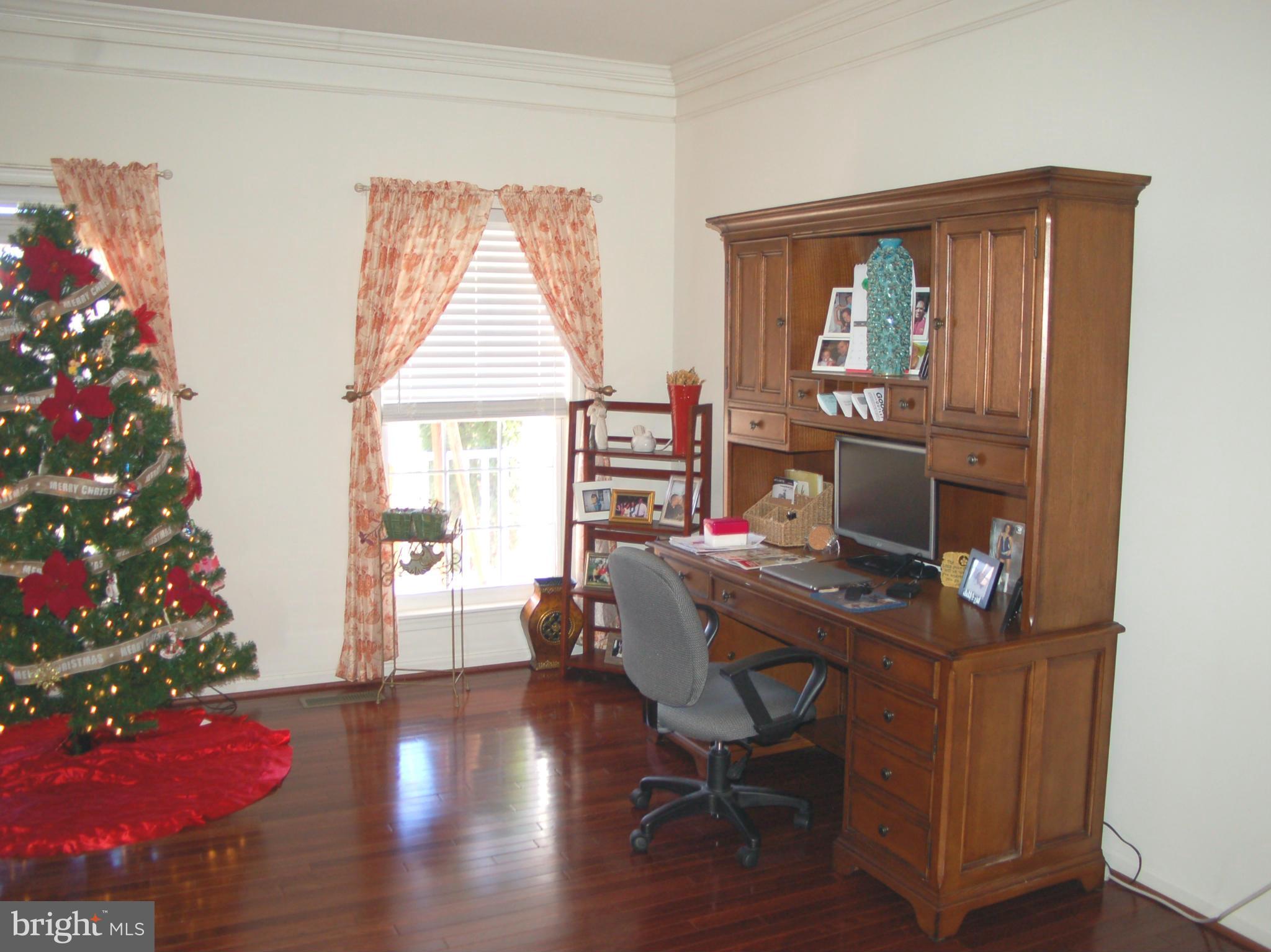 6832 North Stuart Road King George, VA 22485 - Photo 8 of 29 Living Room