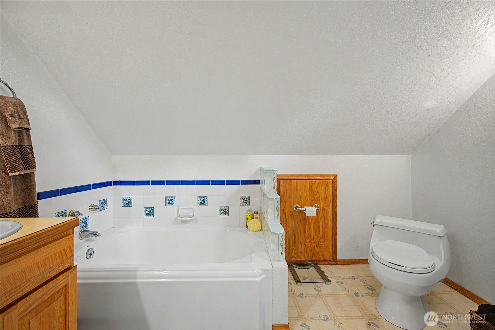 2410 South Lake Roesiger Road Snohomish, WA 98290 - Photo 13 of 40