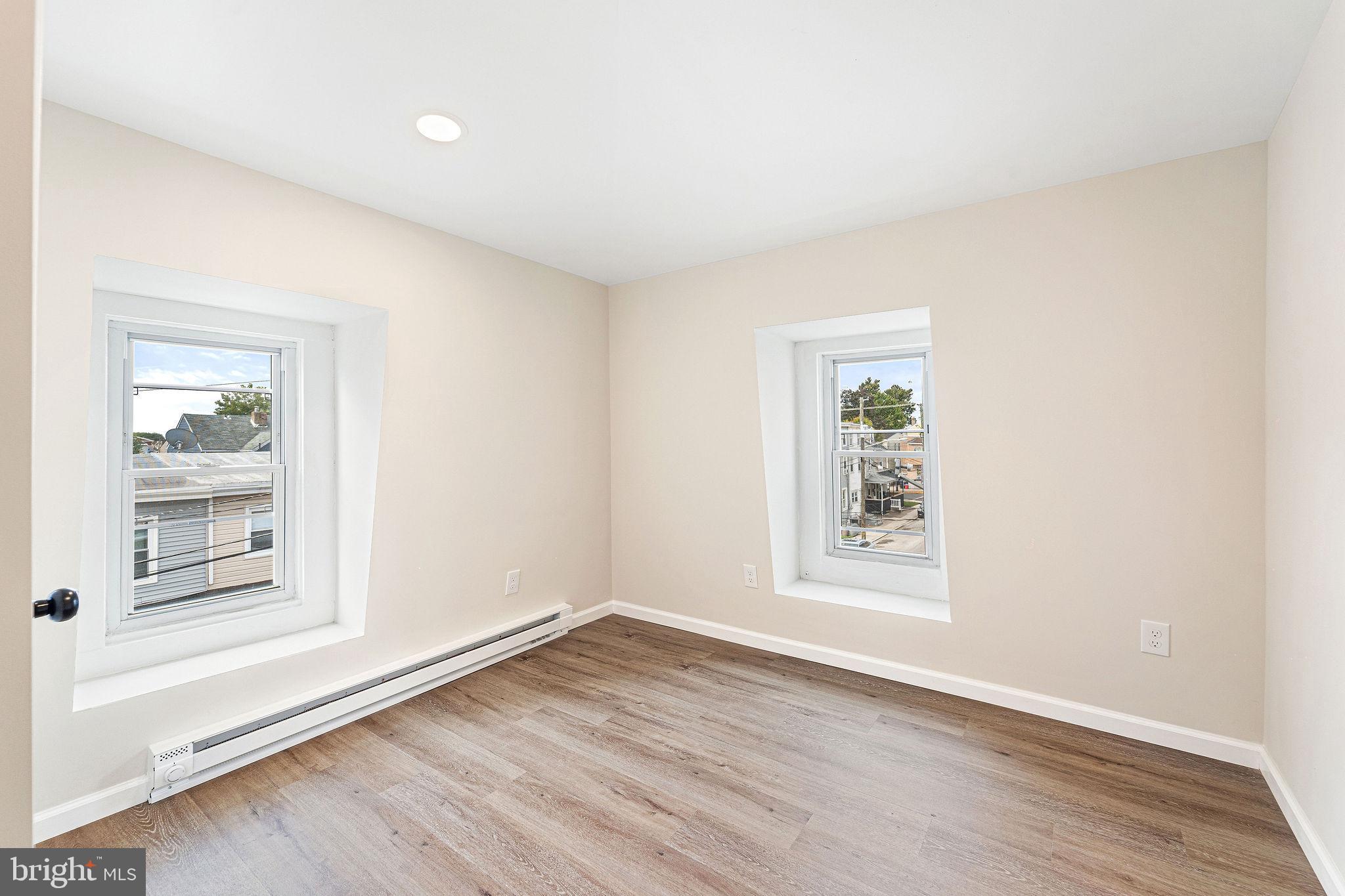 323 Morris Street Gloucester City, NJ 08030 - Photo 15 of 22