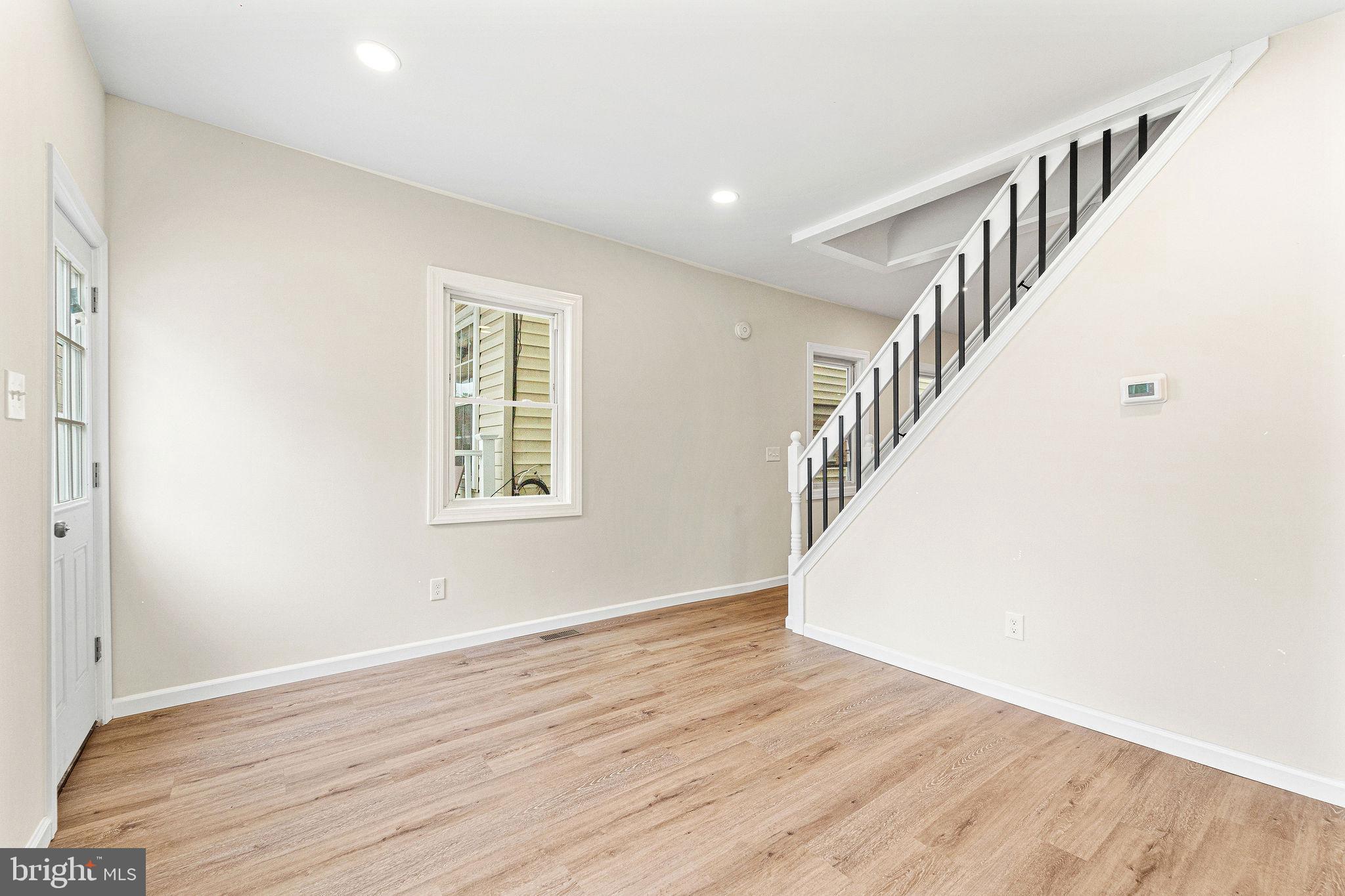 323 Morris Street Gloucester City, NJ 08030 - Photo 4 of 22