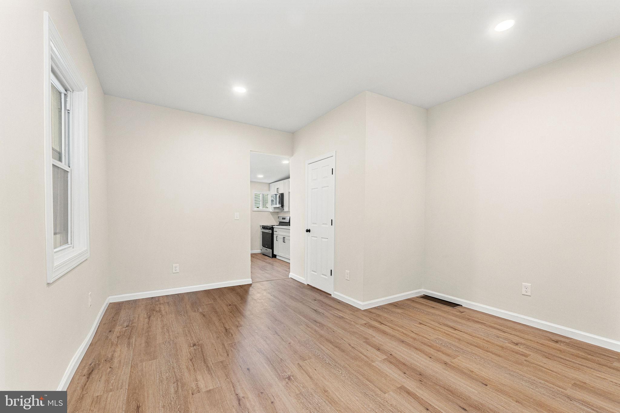 323 Morris Street Gloucester City, NJ 08030 - Photo 6 of 22