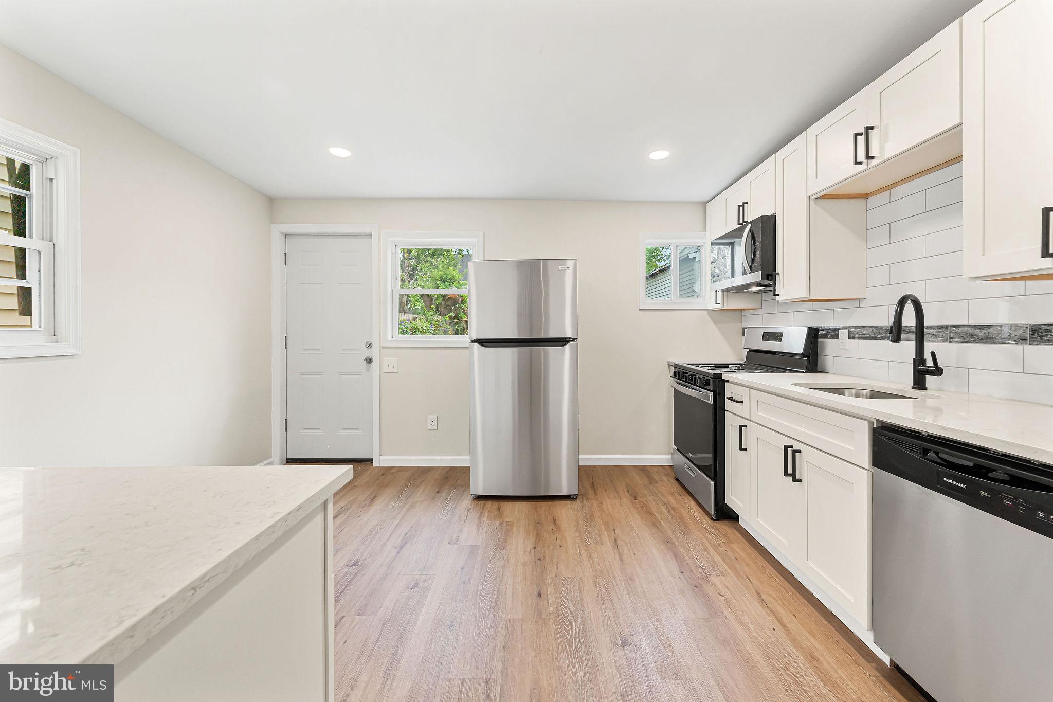 323 Morris Street Gloucester City, NJ 08030 - Photo 9 of 22