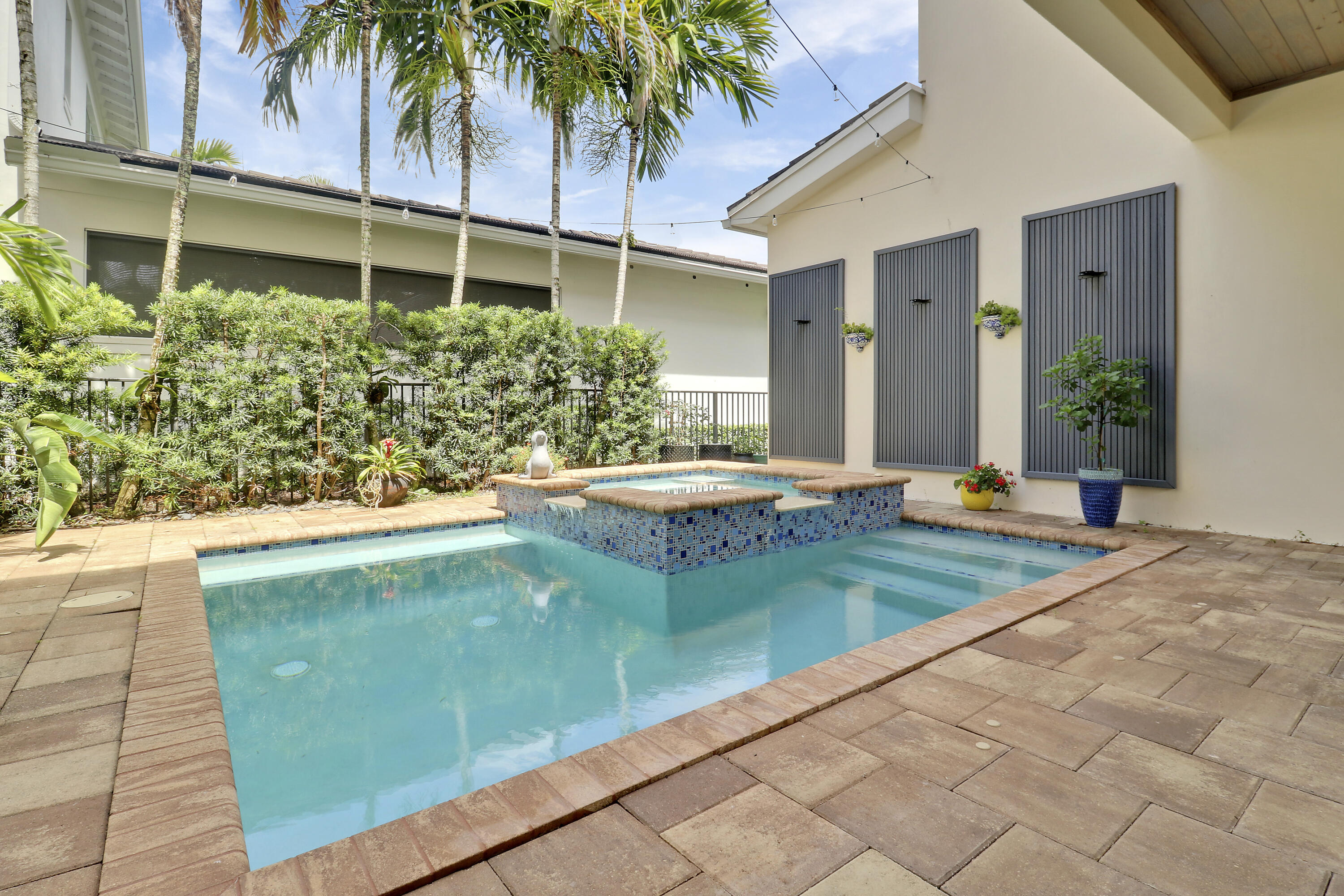 5021 Grandiflora Road Palm Beach Gardens, FL 33418 - Photo 14 of 52 20 - House