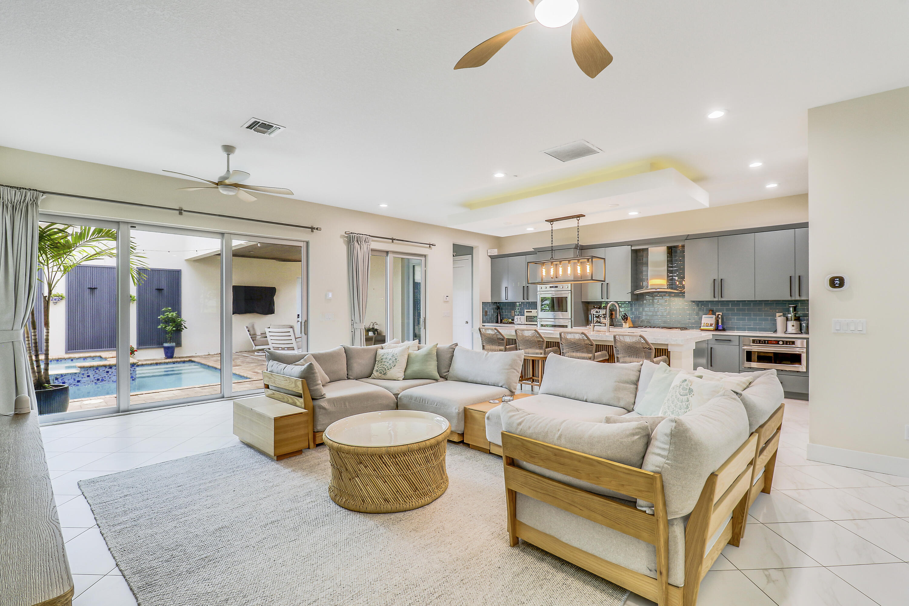 5021 Grandiflora Road Palm Beach Gardens, FL 33418 - Photo 8 of 52 12 - House