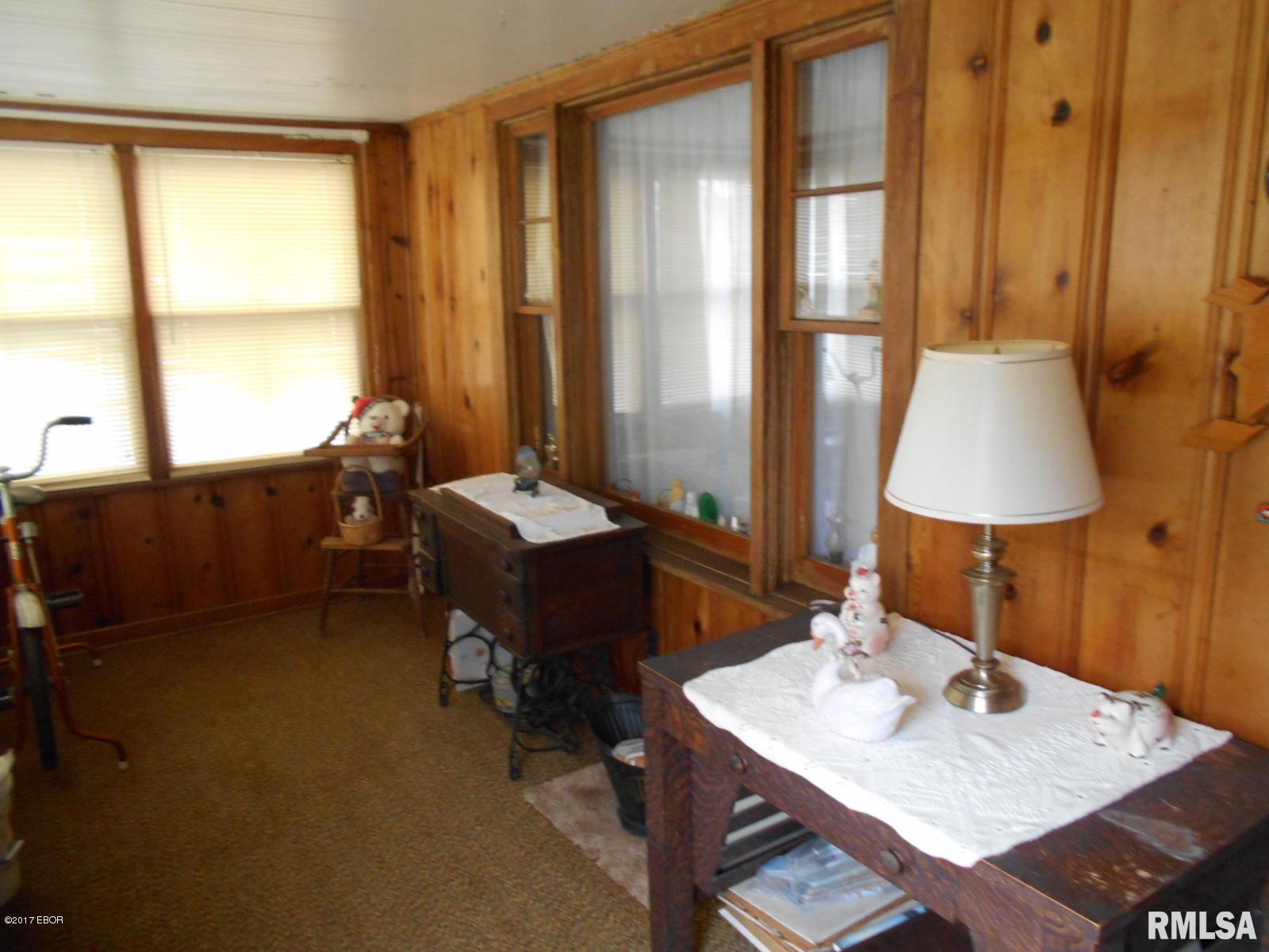 432 South Locust Street Flora, IL 62839 - Photo 12 of 34 Gallery Image 12