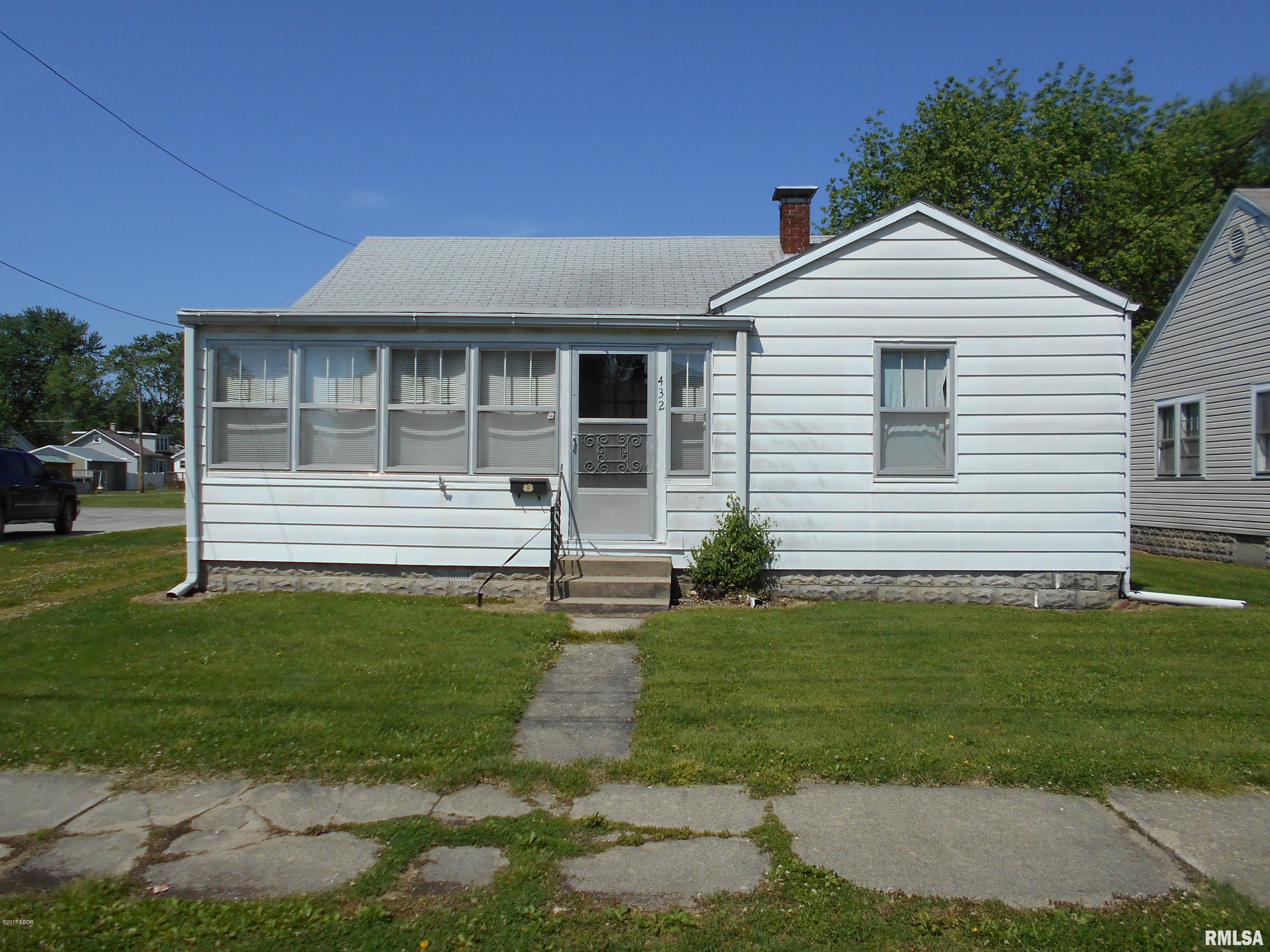 432 South Locust Street Flora, IL 62839 - Photo 2 of 34 Gallery Image 2