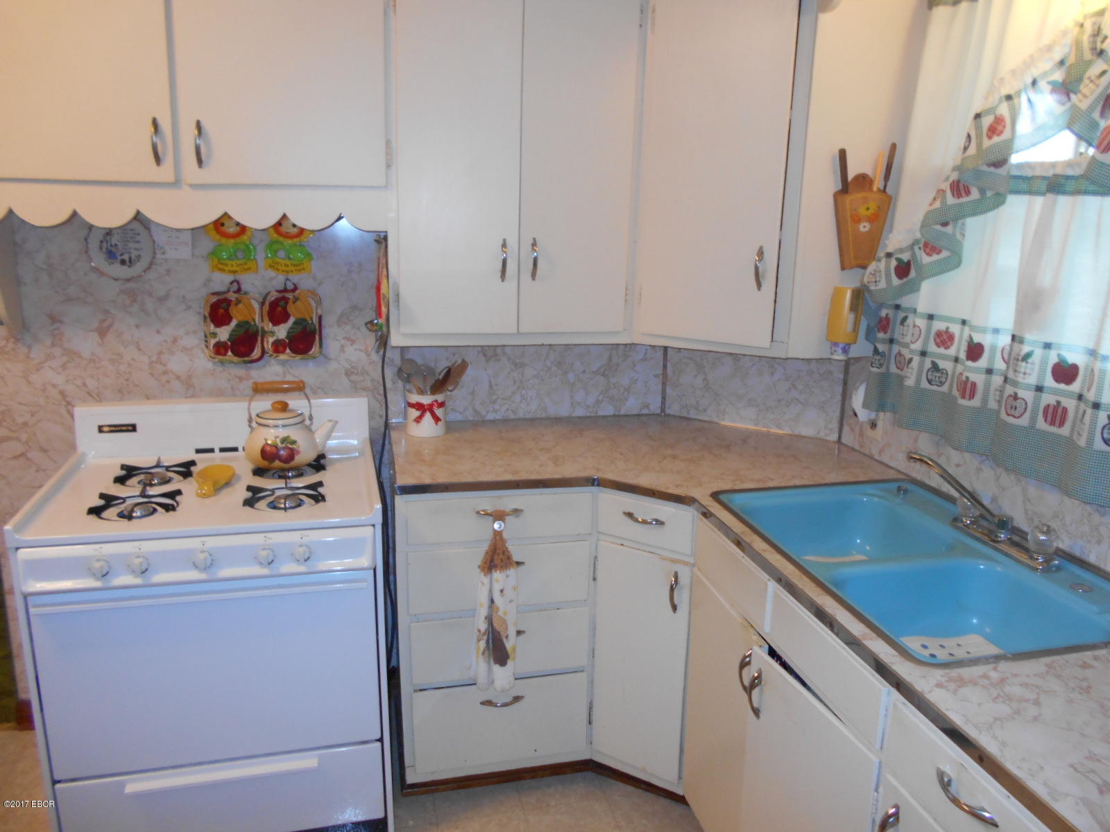 432 South Locust Street Flora, IL 62839 - Photo 22 of 34 Gallery Image 22