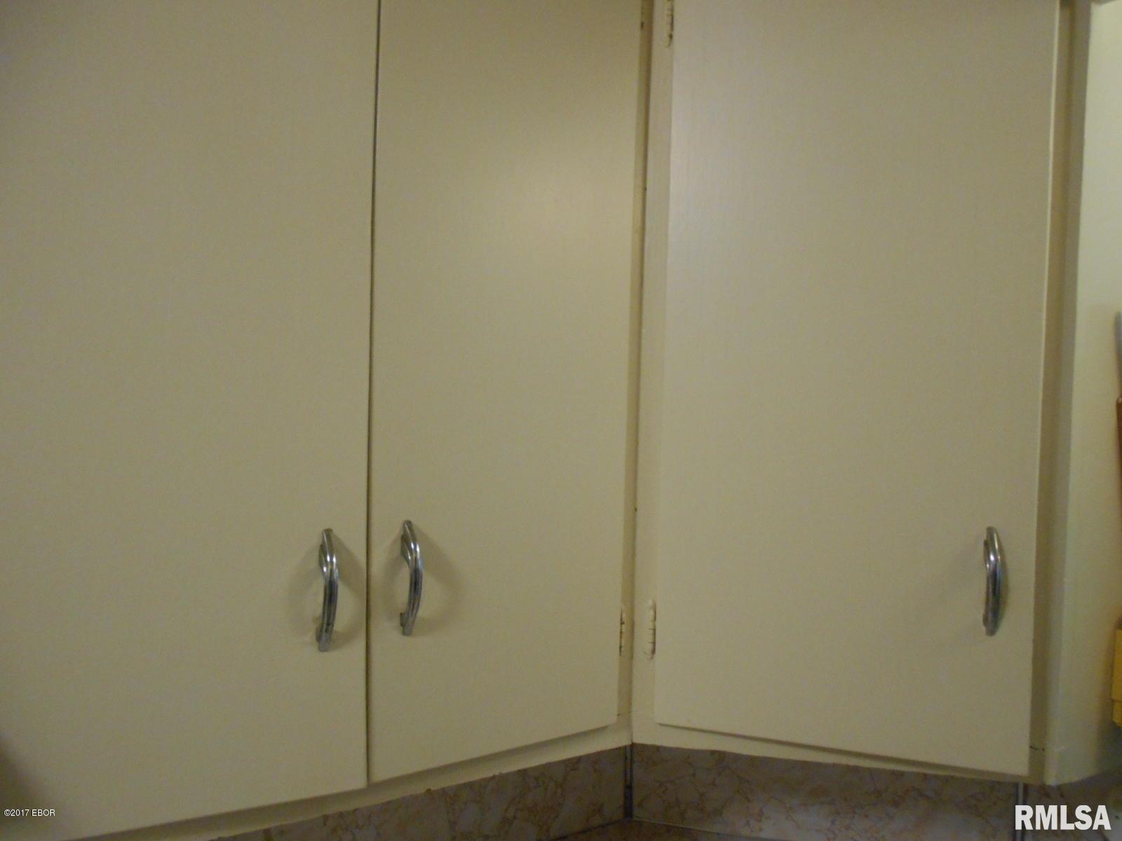 432 South Locust Street Flora, IL 62839 - Photo 25 of 34 Gallery Image 25