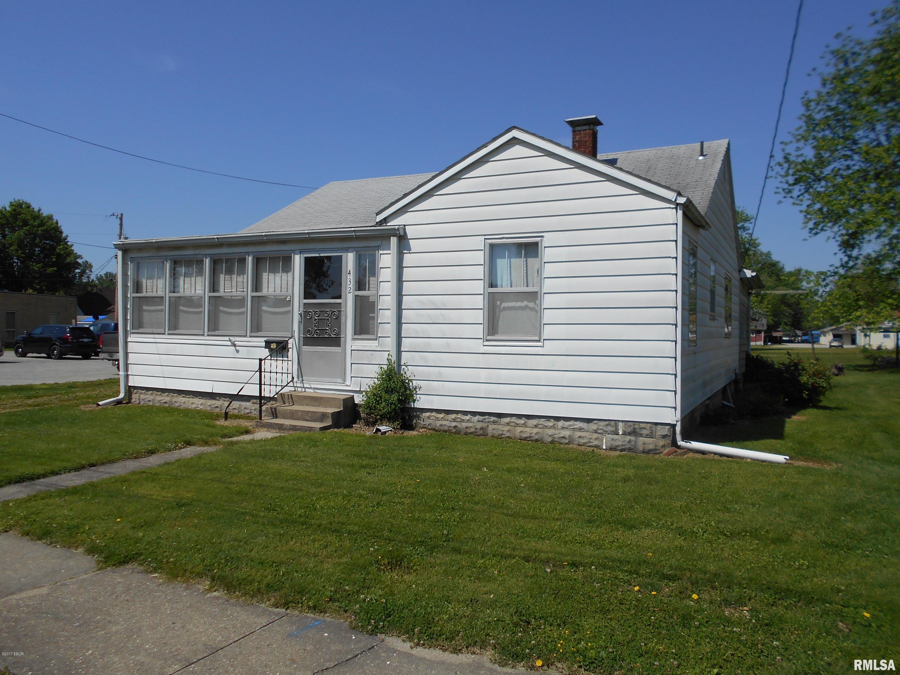432 South Locust Street Flora, IL 62839 - Photo 4 of 34 Gallery Image 4
