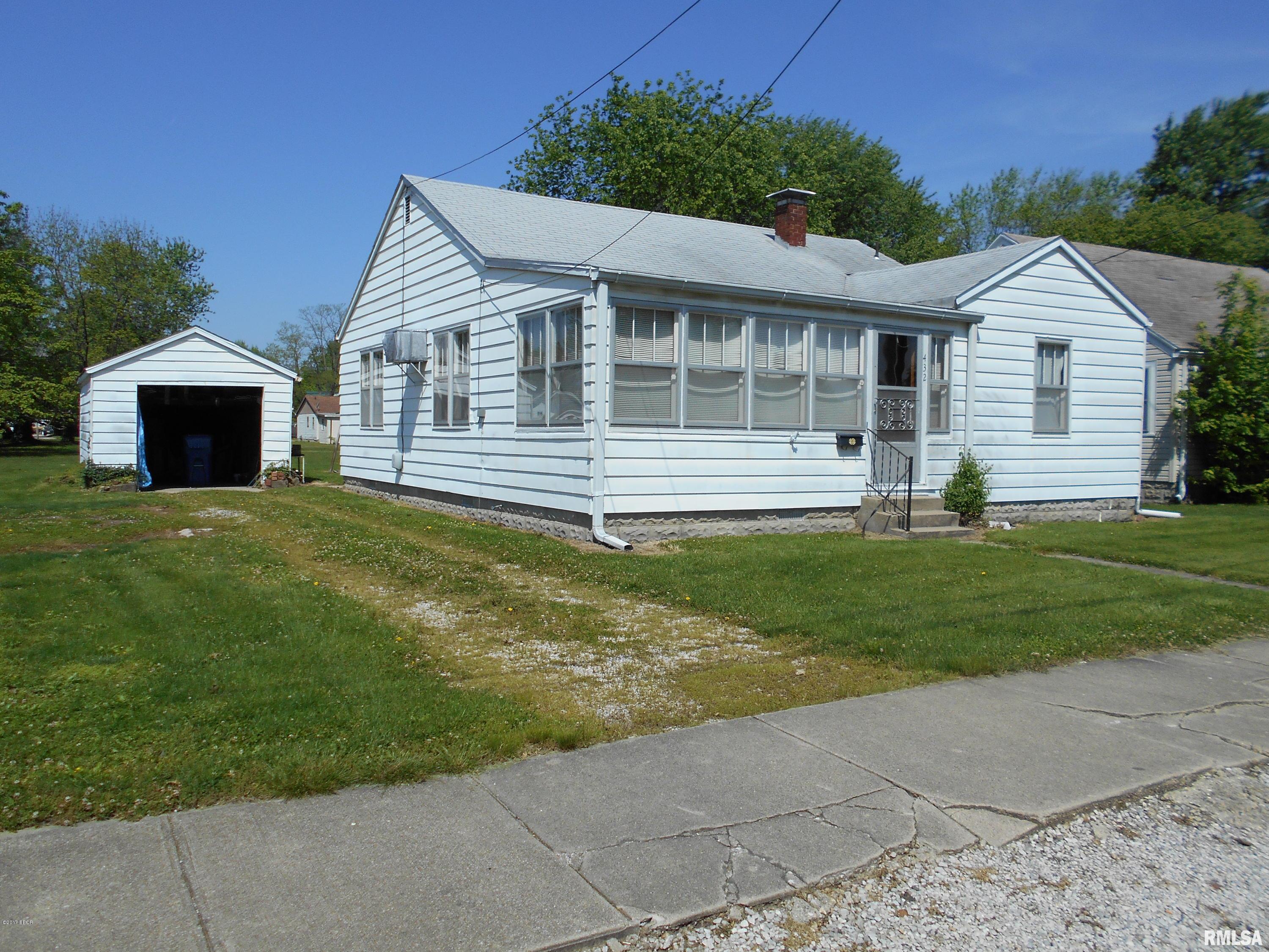 432 South Locust Street Flora, IL 62839 - Photo 5 of 34 Gallery Image 5