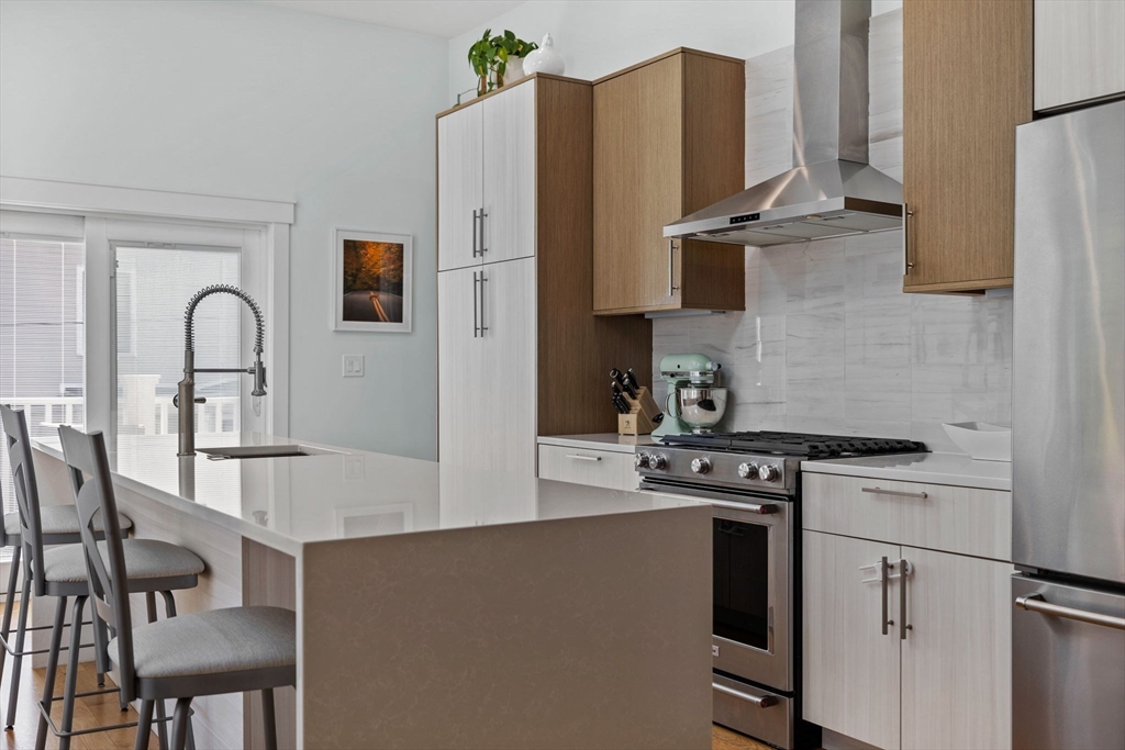 11 Ashland Street, Unit 2 Boston, MA 02122 - Photo 4 of 34