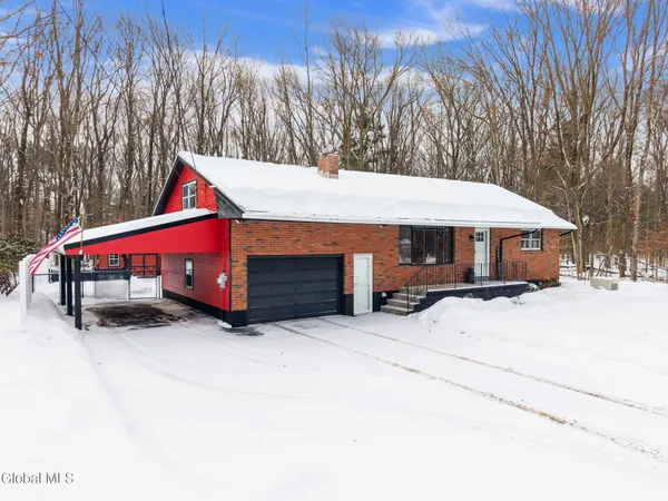 $360,000 | 437 East Lucille Lane, Rotterdam, NY 12306