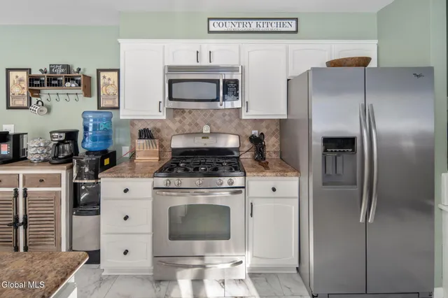 $330,000 | 437 East Lucille Lane, Rotterdam, NY 12306