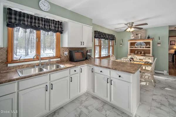 $360,000 | 437 East Lucille Lane, Rotterdam, NY 12306