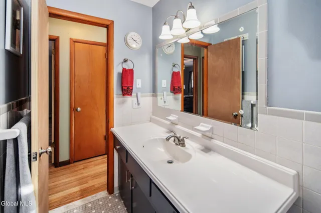 $330,000 | 437 East Lucille Lane, Rotterdam, NY 12306