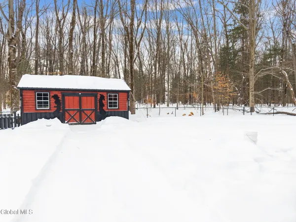 $360,000 | 437 East Lucille Lane, Rotterdam, NY 12306