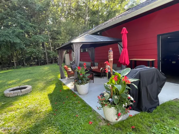 $360,000 | 437 East Lucille Lane, Rotterdam, NY 12306