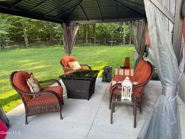 $360,000 | 437 East Lucille Lane, Rotterdam, NY 12306