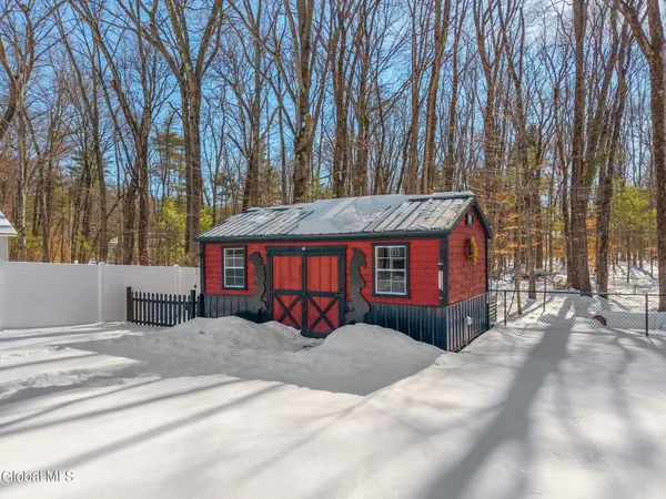 $360,000 | 437 East Lucille Lane, Rotterdam, NY 12306