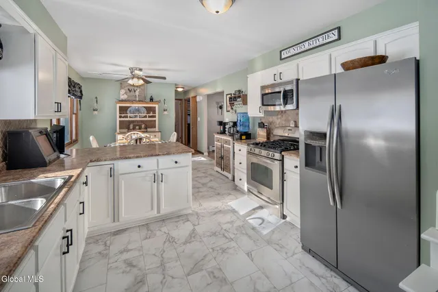 $330,000 | 437 East Lucille Lane, Rotterdam, NY 12306