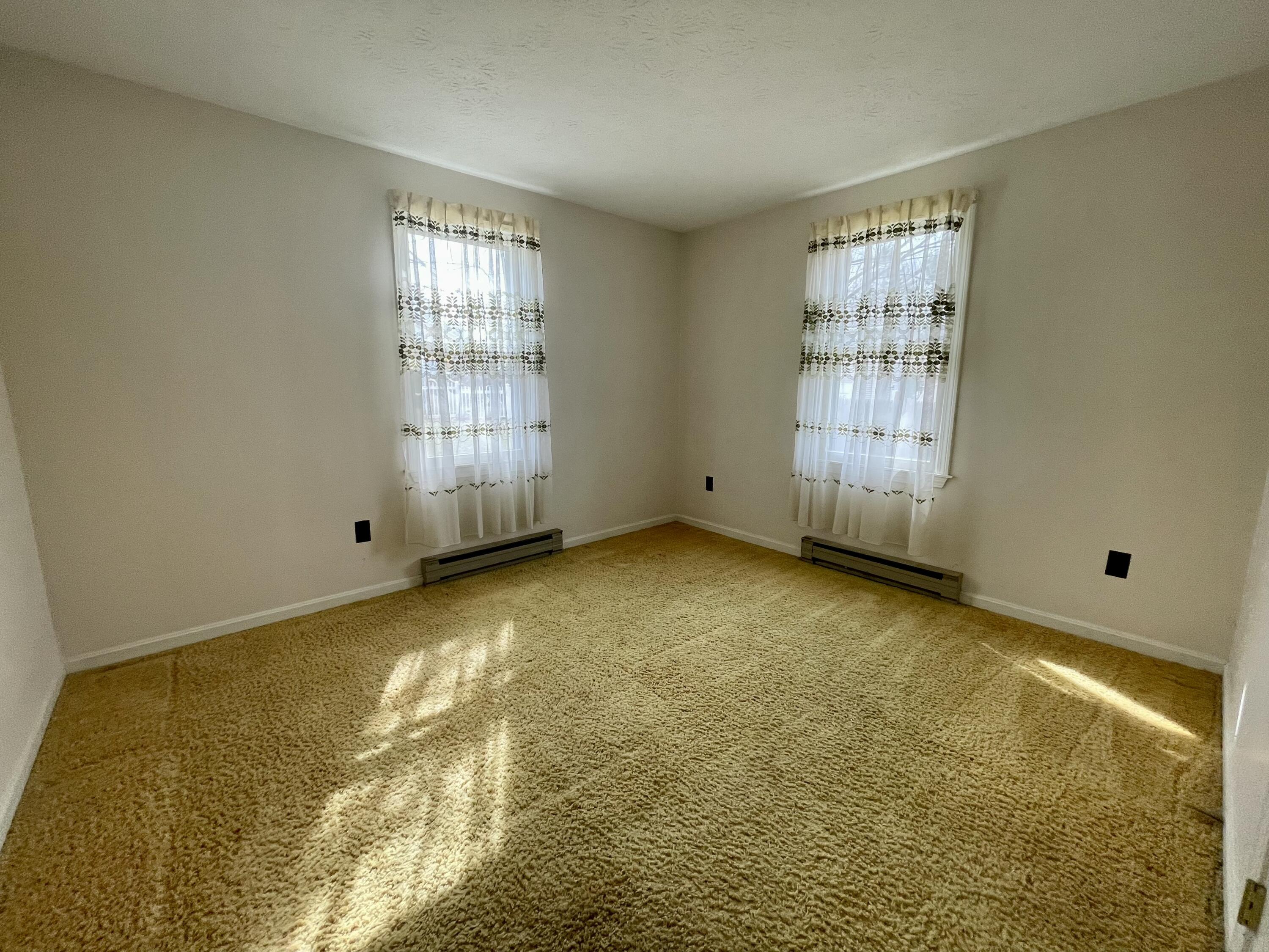 17 Greenfield Lane Biddeford, ME 04005 - Photo 4 of 15 Bwdroom 2