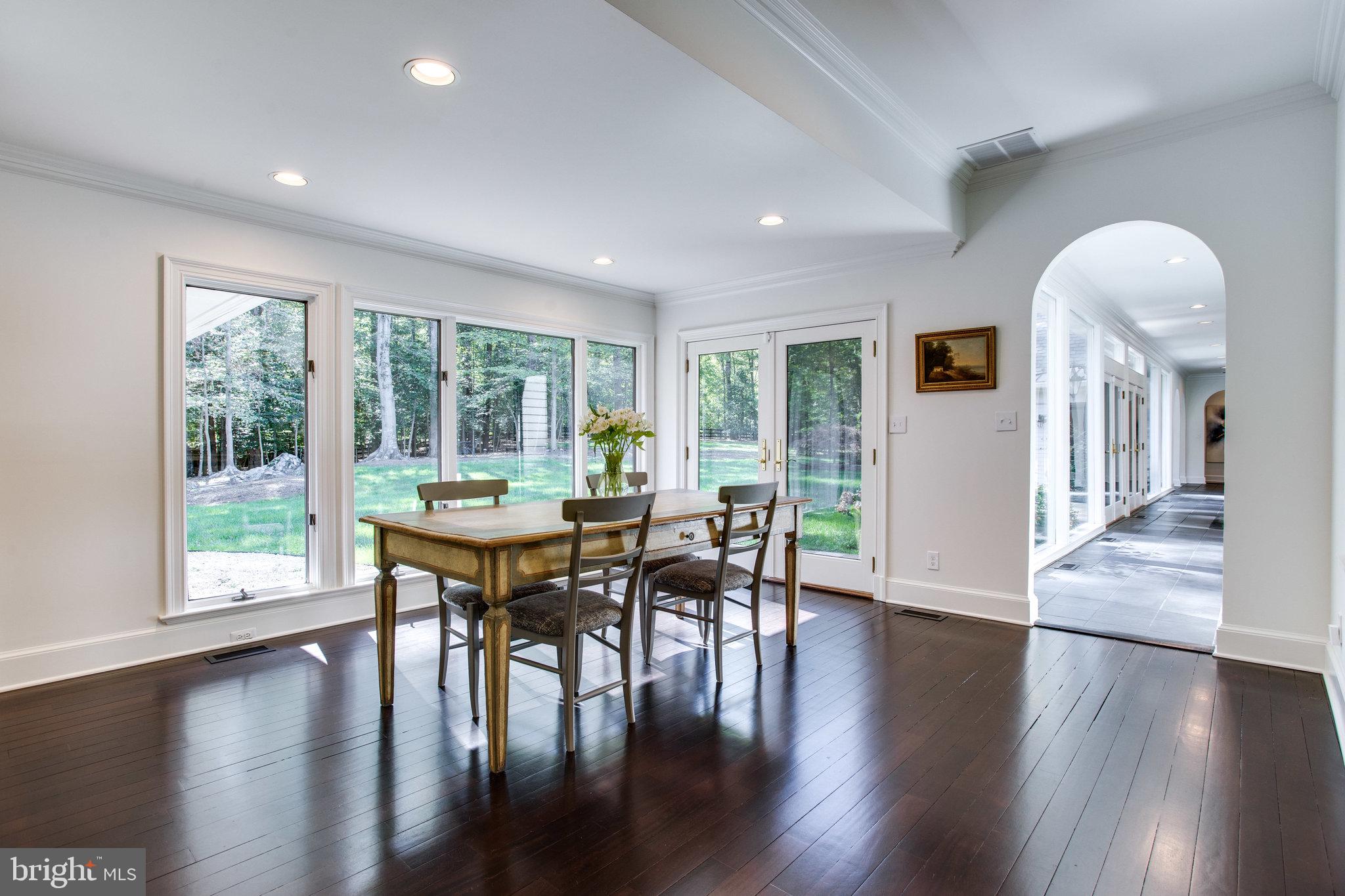 137 Yarnick Road Great Falls, VA 22066 - Photo 28 of 61 Casual Dining