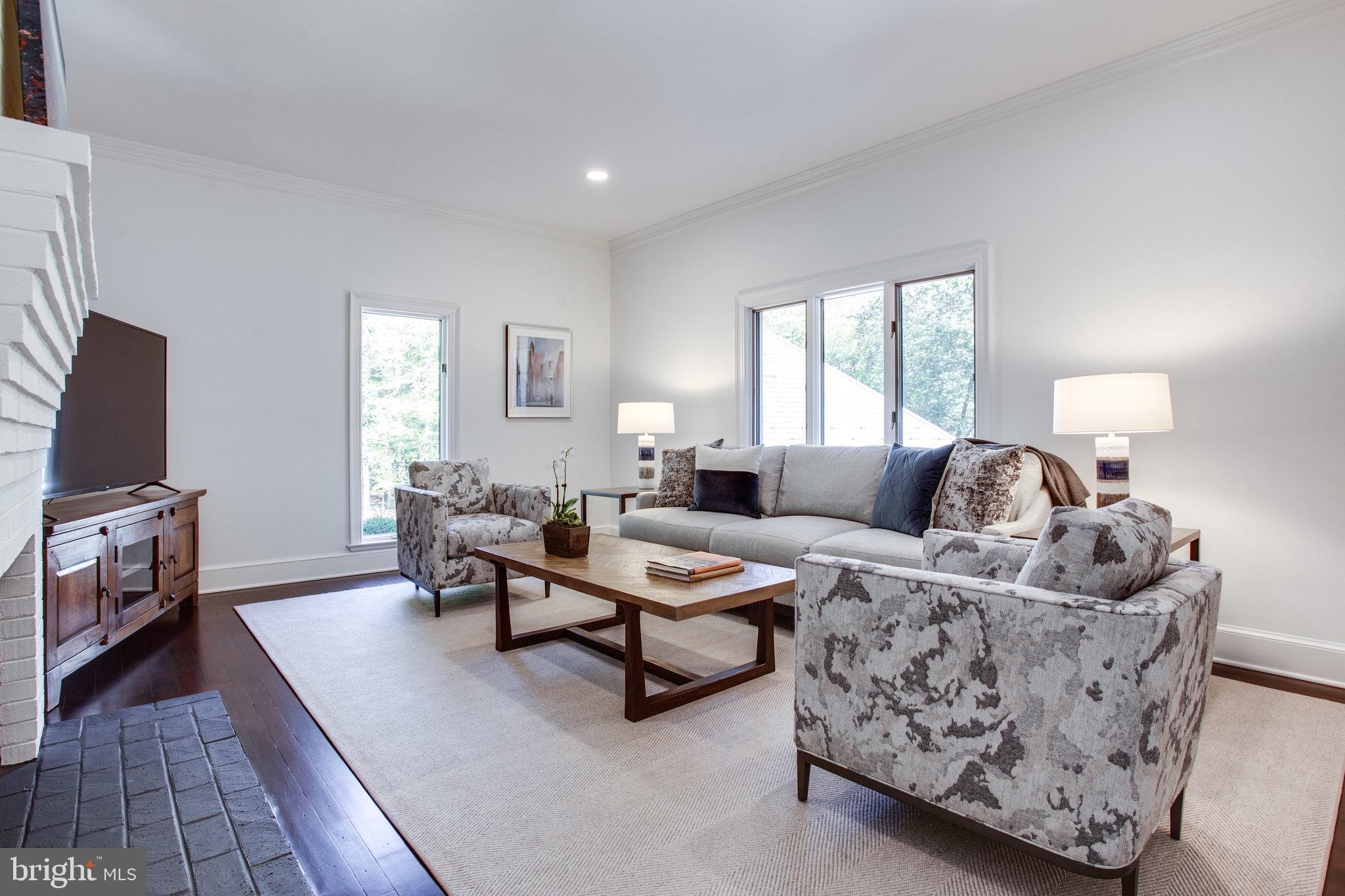 137 Yarnick Road Great Falls, VA 22066 - Photo 33 of 61 Family Room
