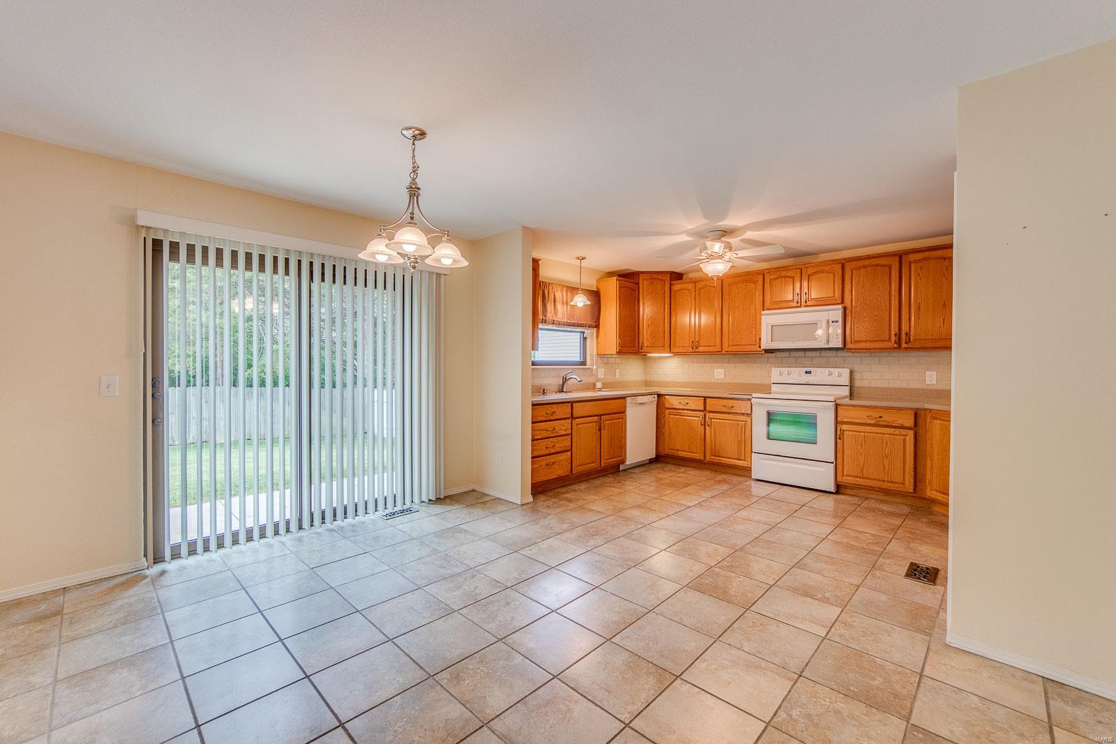104 Tara Ridge Court Ballwin, MO 63021 - Photo 11 of 52 Gallery Image 11